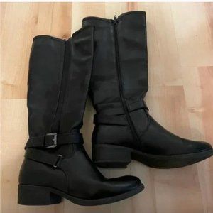 tall black boots with buckle